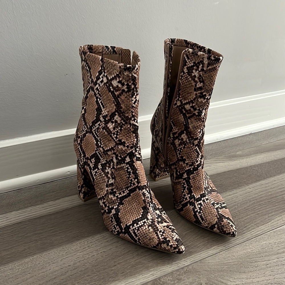 Jeffrey Campbell Siren Bootie Size 8